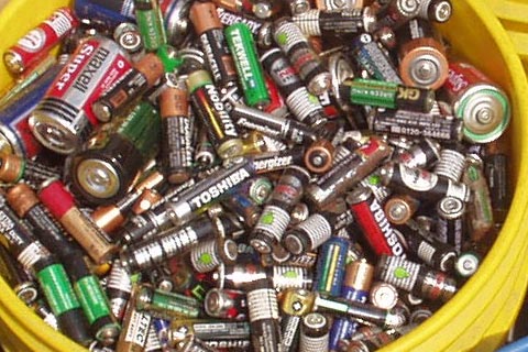 梅江西阳专业回收三元锂电池-废电池属于可回收物吗-收废弃废旧电池